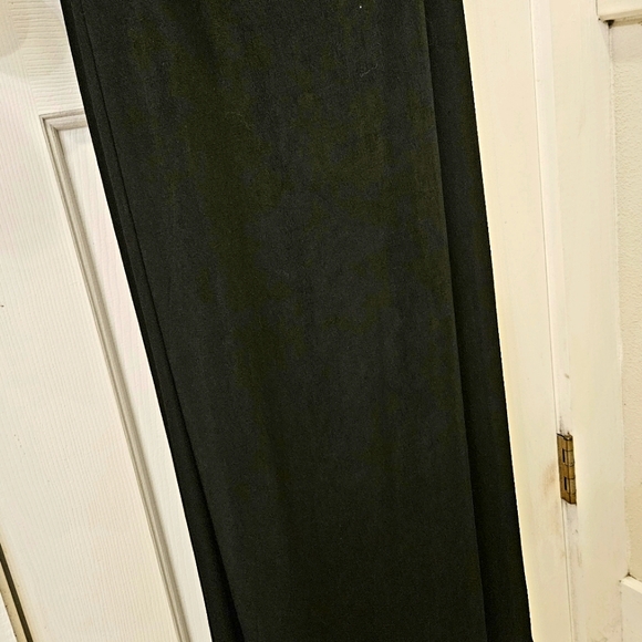 Formal ankle-length black and gold sleeveless dress. 10 petite - Picture 3 of 7